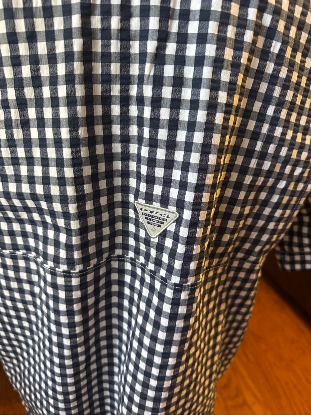 Columbia Men’s fishing navy & White Gingham Short-Sleeve Button-Down Shirt - Picture 7 of 13